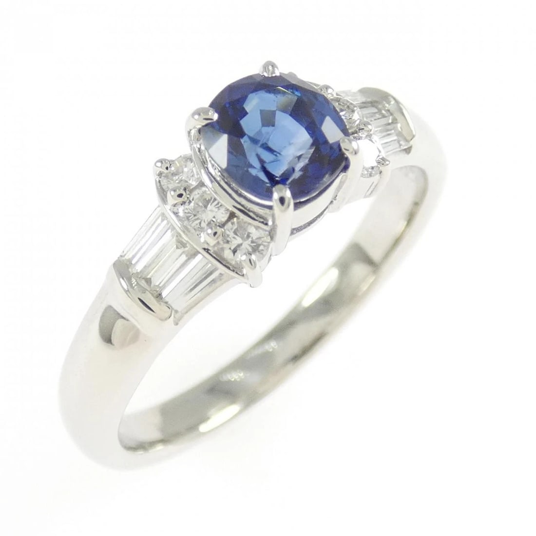 PT900 SAPPHIRE RING: PT900 Sapphire Ring Brand: Unbranded Type/Style: Sapphire Ring Material: Platinum900, Main Stone/Creation Sapphire Secondary Stone Diamond Color: Platinum Size: US 6 1/2 Accessories: None Accessories