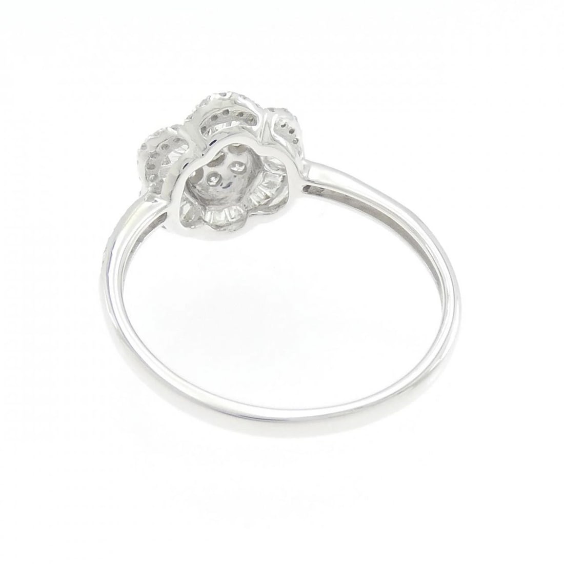 K18WG FLOWER DIAMOND RING - 3