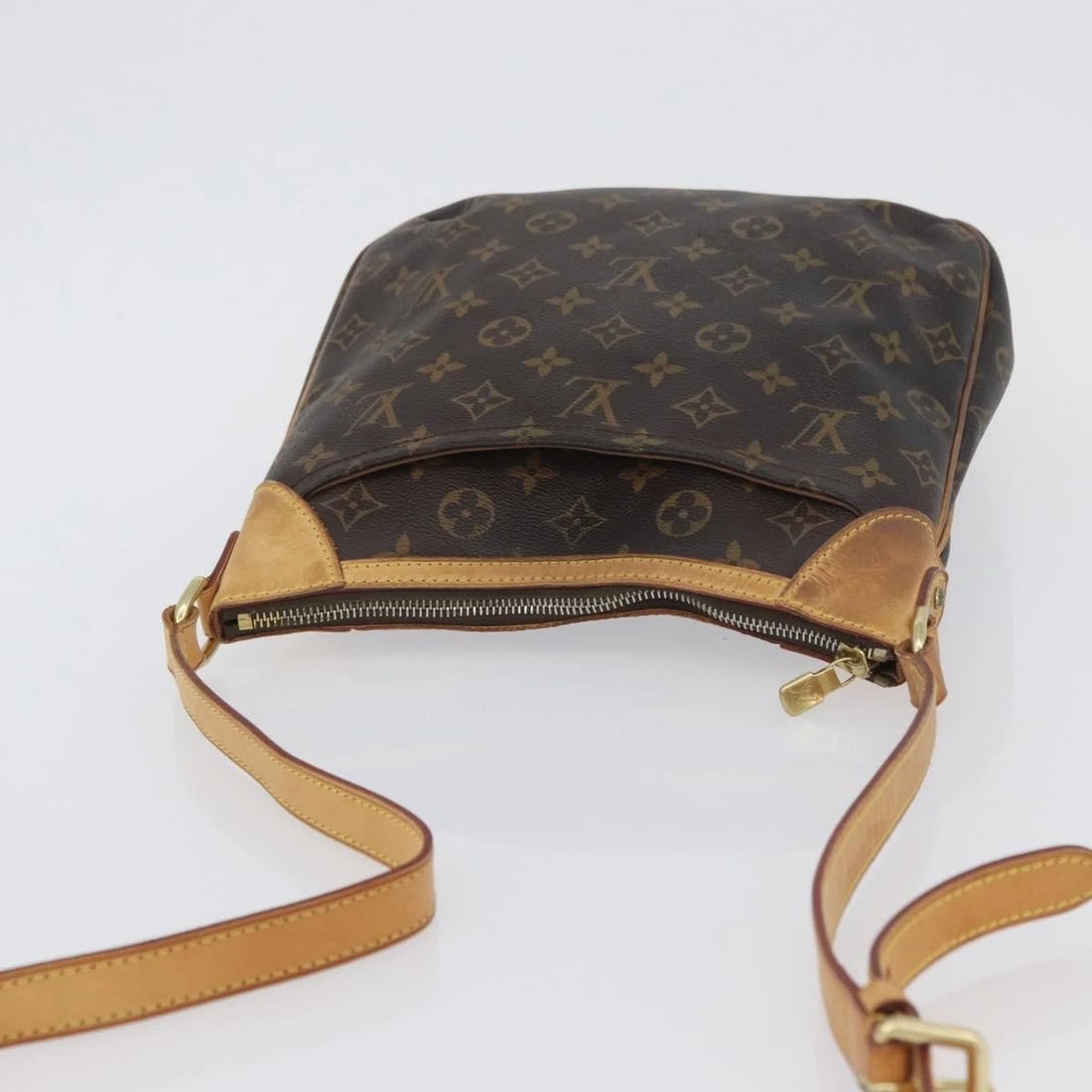 LOUIS VUITTON ODEON PM SHOULDER BAG - 6