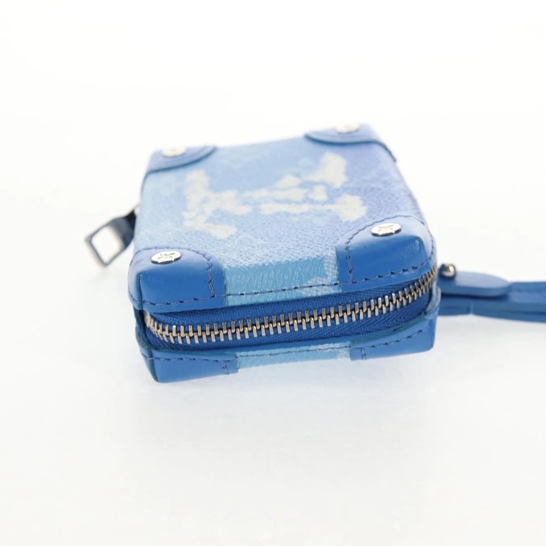 LOUIS VUITTON CLOUDS SOFT TRUNK WALLET - 4
