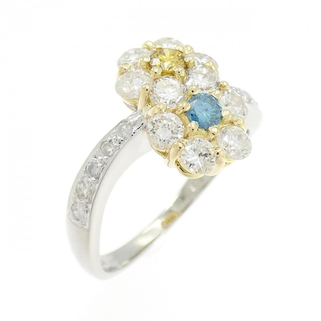 PT900/K18YG FLOWER DIAMOND RING: PT900/K18YG Flower Diamond Ring Brand: Unbranded Type/Style: Diamond Ring Material: Platinum90018K Yellow Gold, Main Stone/Creation Natural Color: Yellow GoldPlatinum Size: US 7 1/4 Accessories: None