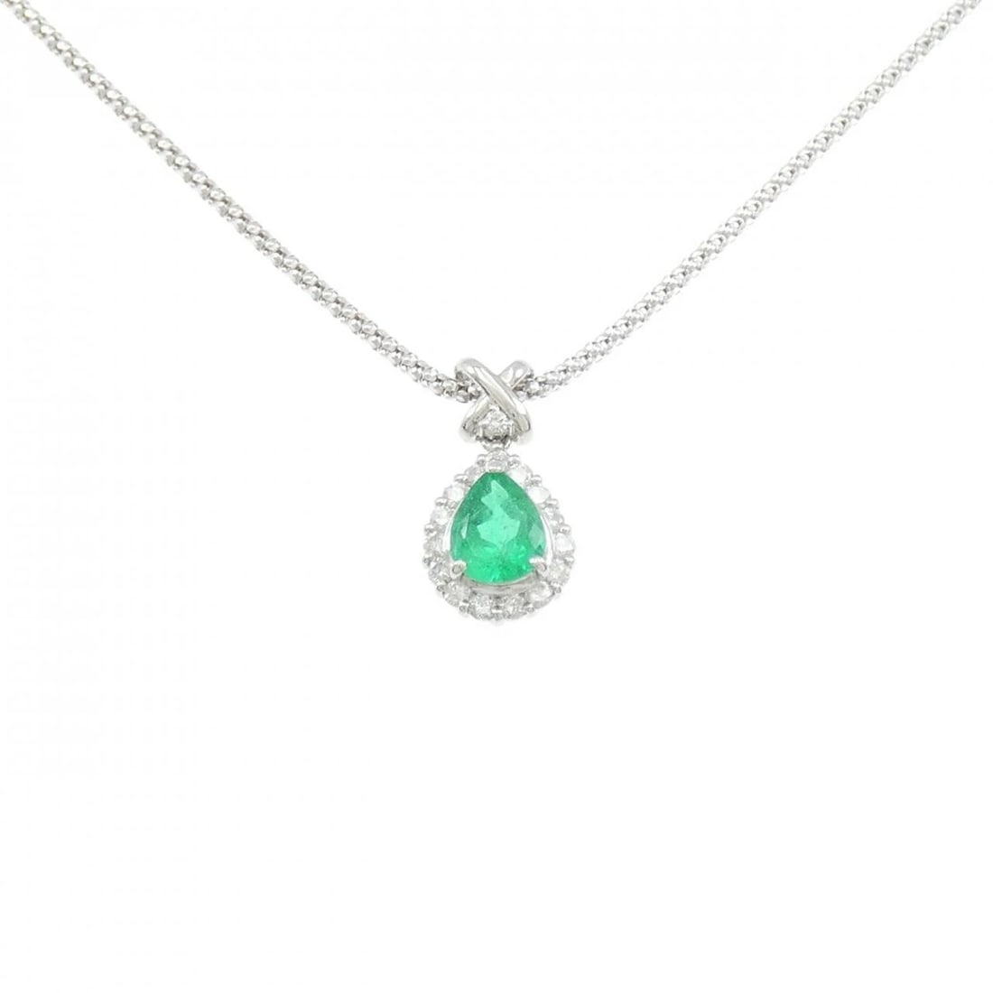 PT900/K18WG EMERALD NECKLACE: PT900/K18WG Emerald Necklace Brand: Unbranded Type/Style: Emerald Necklace Material: Platinum90018k White Gold, Main Stone/Creation Emerald Secondary Stone Diamond Color: White GoldPlatinum Size: