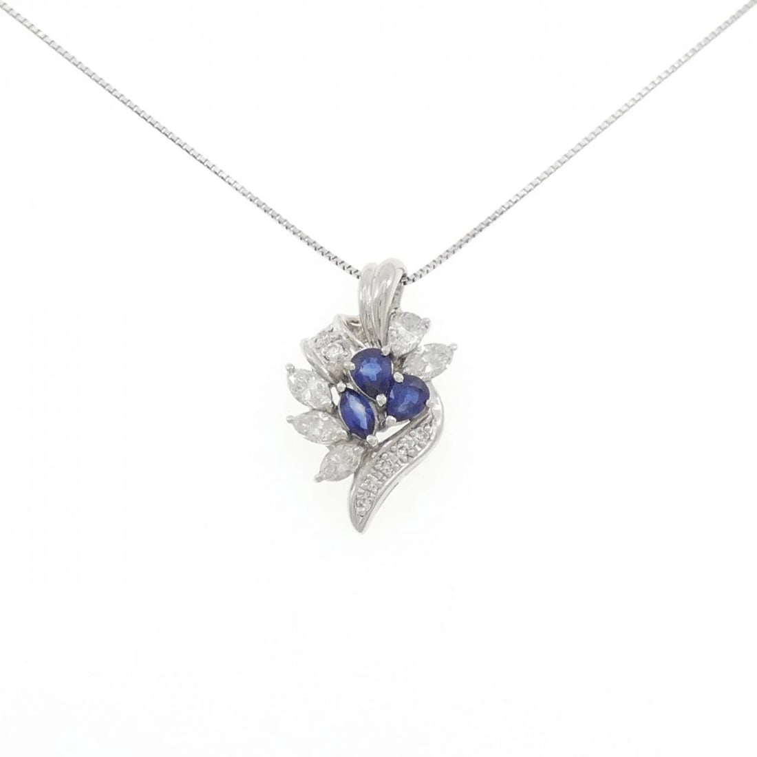 PT900/PT850 SAPPHIRE NECKLACE: PT900/PT850 Sapphire Necklace Brand: Unbranded Type/Style: Sapphire Necklace Material: PT900/PT850, Main Stone/Creation Sapphire Secondary Stone Diamond Color: Platinum Size: Actual Size Pendant