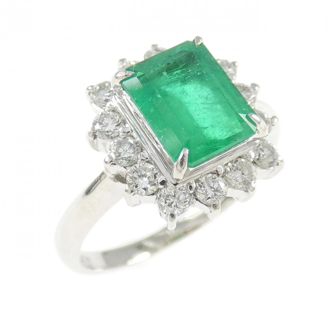 PT900 EMERALD RING: PT900 Emerald Ring Brand: Unbranded Type/Style: Emerald Ring Material: Platinum900, Main Stone/Creation Emerald Secondary Stone Diamond Color: Platinum Size: US 5 1/2 Accessories: None Accessories