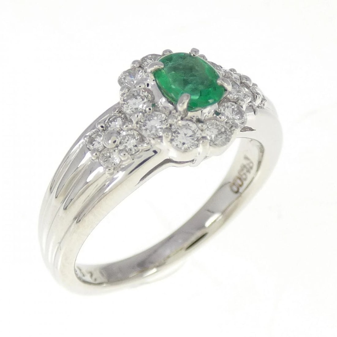 PT900 EMERALD RING: PT900 Emerald Ring Brand: Unbranded Type/Style: Emerald ring Material: Platinum900, Main Stone/Creation Emerald Secondary Stone Diamond Color: Platinum Size: US 5.75 Accessories: None Accessories
