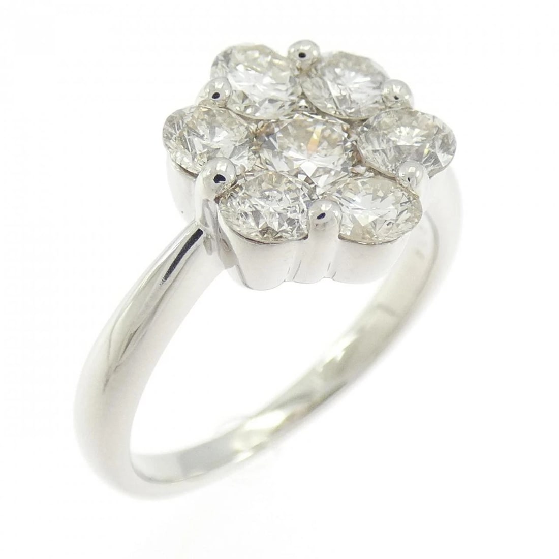 PT900 FLOWER DIAMOND RING: PT900 Flower Diamond Ring Brand: Unbranded Type/Style: Diamond ring Material: Platinum900, Main Stone/Creation Natural Color: Platinum Size: US 5 3/4 Accessories: None Accessories Notice: