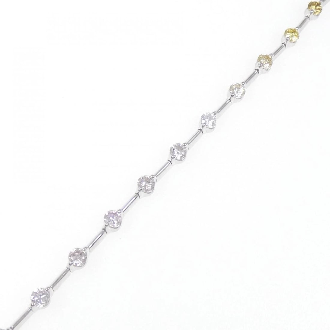 18K WHITE GOLD DIAMOND BRACELET: 18K White Gold Diamond Bracelet Brand: Unbranded Type/Style: Diamond Braclet Material: 18k White Gold, Main Stone/Creation Natural Color: White Gold Size: Actual Size Max width approx.: 2.9mm Size