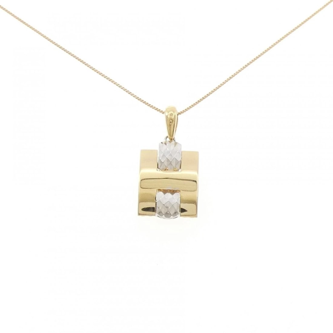 K18YG/K18WG NECKLACE: K18YG/K18WG Necklace Brand: Unbranded Type/Style: Necklace Material: 18K Yellow Gold18k White Gold, Color: Yellow Gold White Gold Size: Actual Size Pendant length approx. x width approx.: