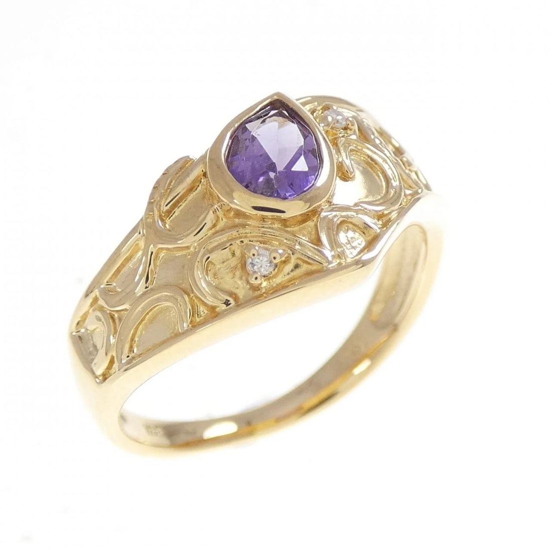 K18YG AMETHYST RING: K18YG Amethyst Ring Brand: Unbranded Type/Style: Amethyst Ring Material: 18K Yellow Gold, Main Stone/Creation Amethyst Secondary Stone Diamond Color: Yellow Gold Size: US 6 1/2 Accessories: None <