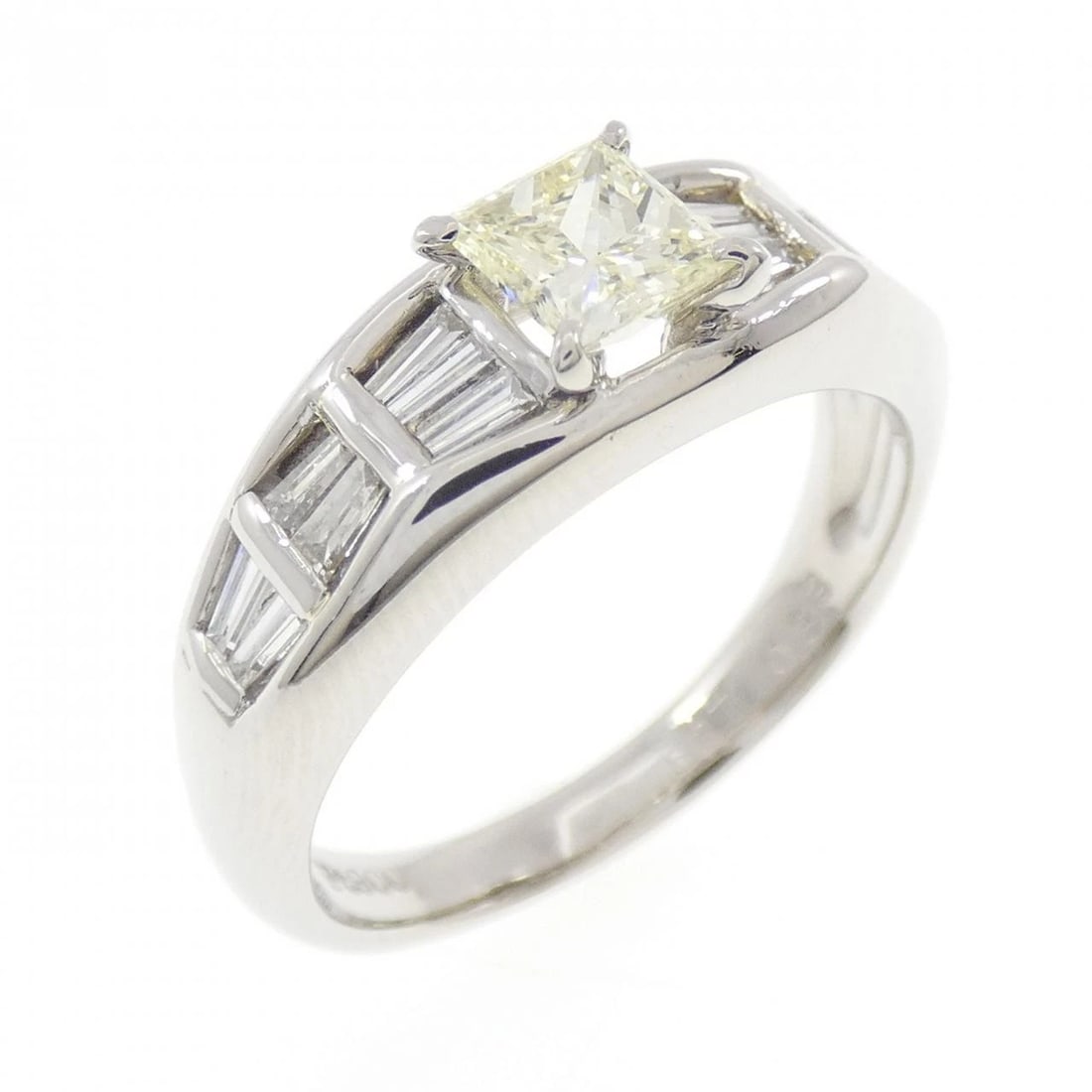 PT900 DIAMOND RING: PT900 Diamond Ring Brand: Unbranded Type/Style: Diamond Ring Material: Platinum900, Main Stone/Creation Natural Color: Platinum Size: US 7 1/4 Accessories: None Accessories Notice: When purchasing