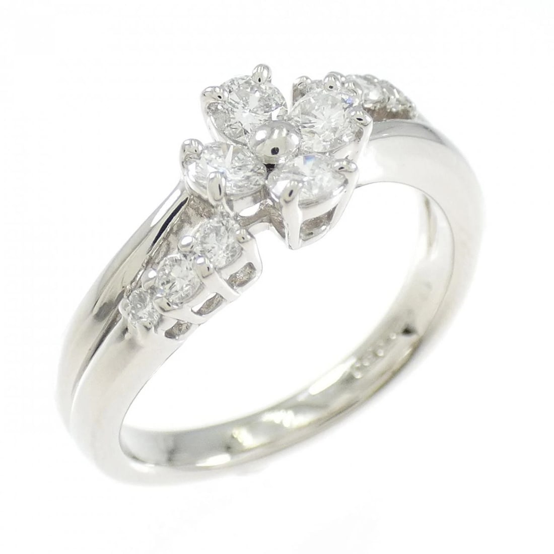 PT900 FLOWER DIAMOND RING: PT900 Flower Diamond Ring Brand: Unbranded Type/Style: Diamond Ring Material: Platinum900, Main Stone/Creation Natural Color: Platinum Size: US 6 1/4 Accessories: None Accessories Notice: When