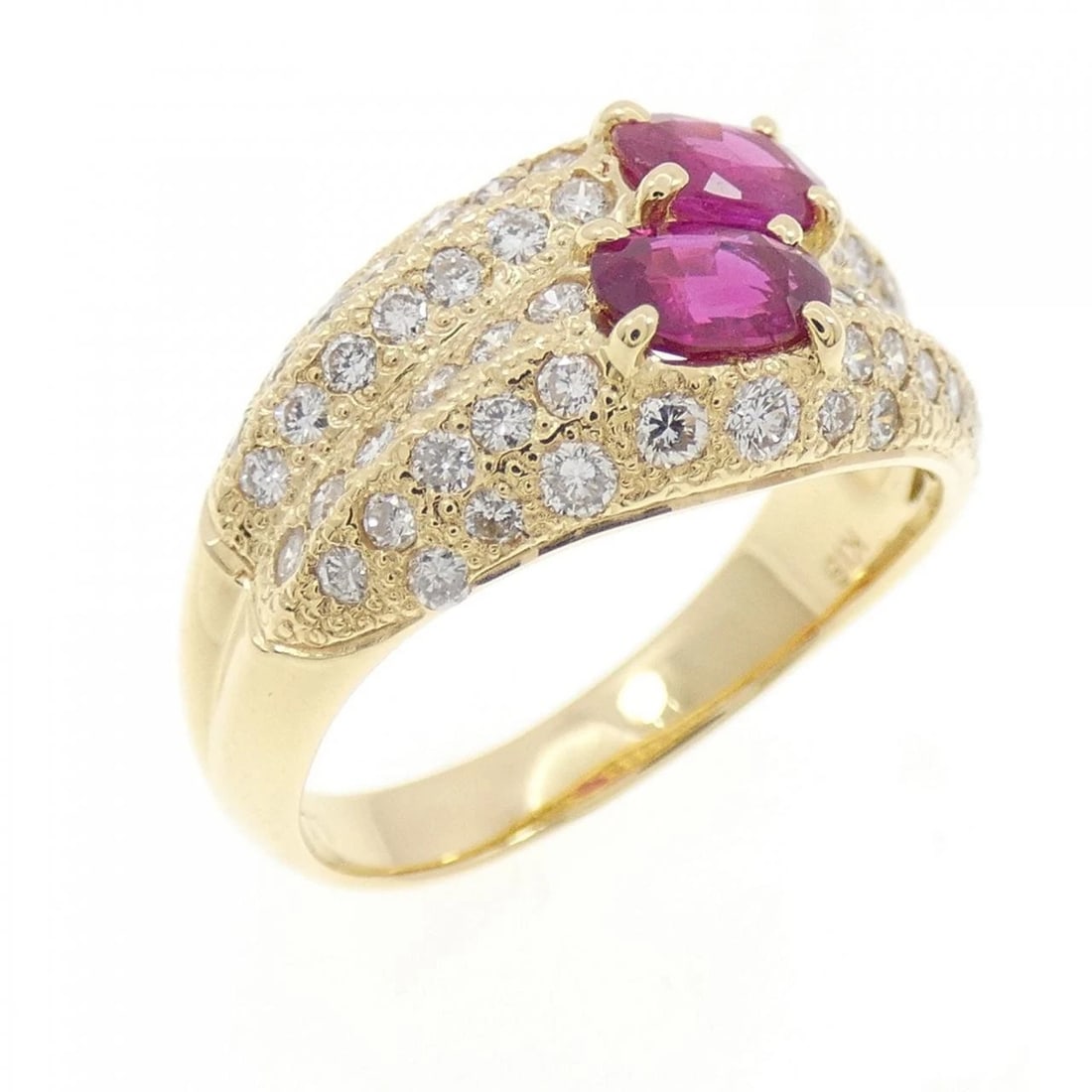 18K YELLOW GOLD RUBY RING: 18K Yellow Gold Ruby Ring Brand: Unbranded Type/Style: Ruby Ring Material: 18K Yellow Gold, Main Stone/Creation RubySecondary Stone Diamond Color: Yellow Gold Size: US 6 Accessories: None