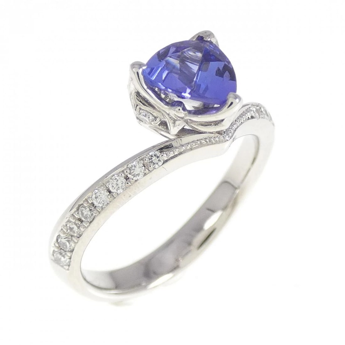 K18WG TANZANITE RING: K18WG Tanzanite Ring Brand: Unbranded Type/Style: Tanzanite Ring Material: 18k White Gold, Main Stone/Creation Tanzanite Secondary Stone Diamond Color: White Gold Size: US 5.25 Accessories: None