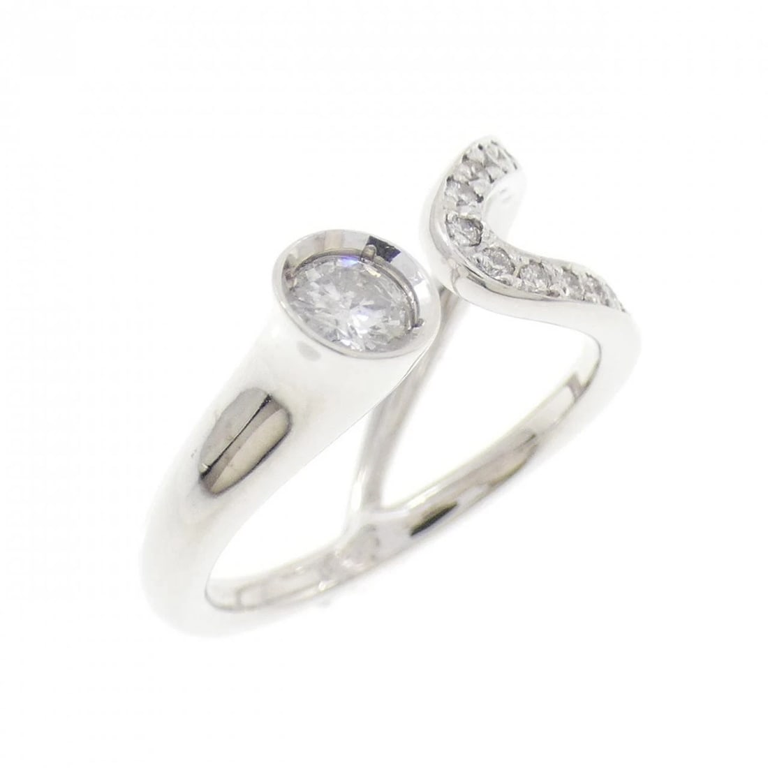 K18WG DIAMOND RING: K18WG Diamond Ring Brand: Unbranded Type/Style: Diamond Ring Material: 18k White Gold, Main Stone/Creation Natural Color: White Gold Size: US 6 1/4 Accessories: None Accessories Notice: When