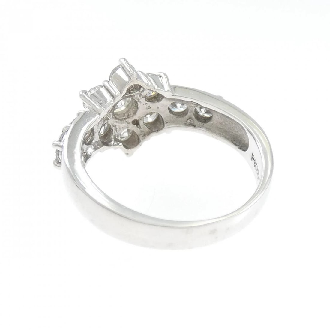 PT900 FLOWER DIAMOND RING - 3