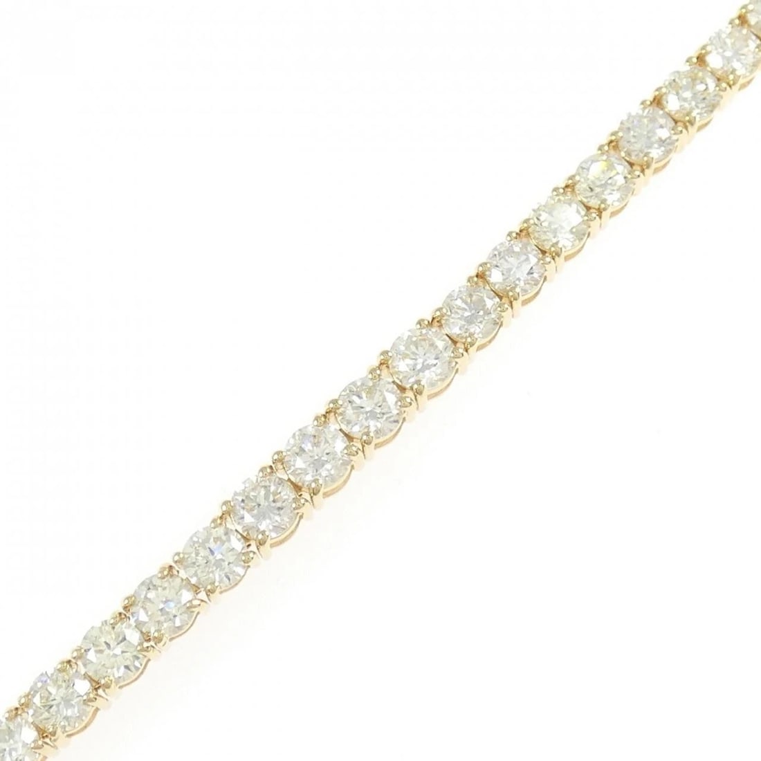 K18YG DIAMOND BRACELET: K18YG Diamond Bracelet Brand: Unbranded Type/Style: Diamond Braclet Material: 18K Yellow Gold, Main Stone/Creation Natural Color: Yellow Gold Size: Actual Size Max width approx: 3.3mm Size 18cm