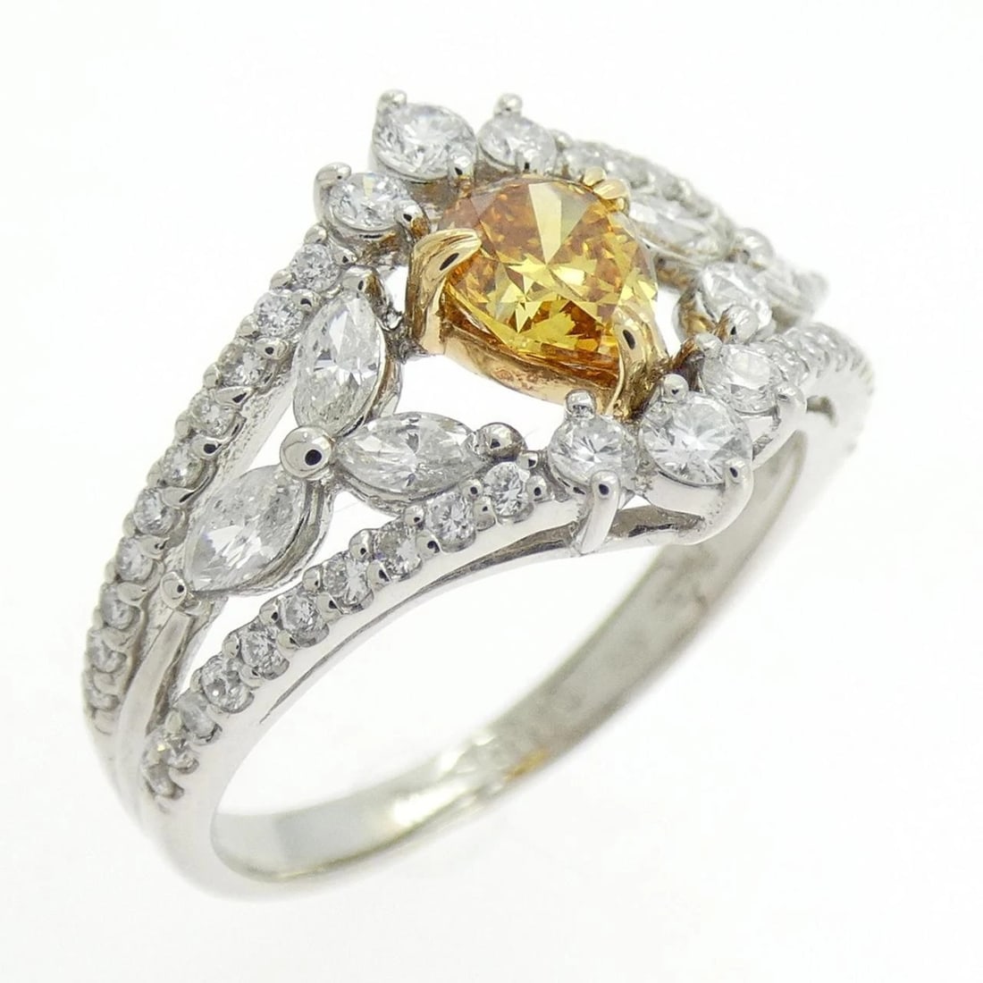 PT950/K18YG DIAMOND RING: PT950/K18YG Diamond Ring Brand: Unbranded Type/Style: Diamond Ring Material: Platinum95018K Yellow Gold, Main Stone/Creation Natural Color: Yellow GoldPlatinum Size: US 5 3/4 Accessories: None