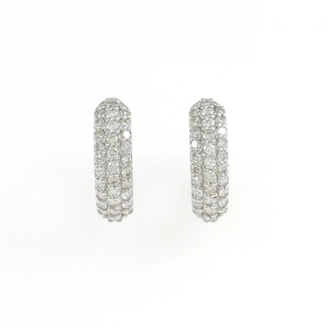 K18WG PAVE DIAMOND HOOP PIERCE: K18WG Pave Diamond Hoop Pierce Brand: Unbranded Type/Style: Diamond Pierce/Earring Material: 18k White Gold, Main Stone/Creation Natural Color: White Gold Size: Approx. length x width: 12.6mm x 3.7mm