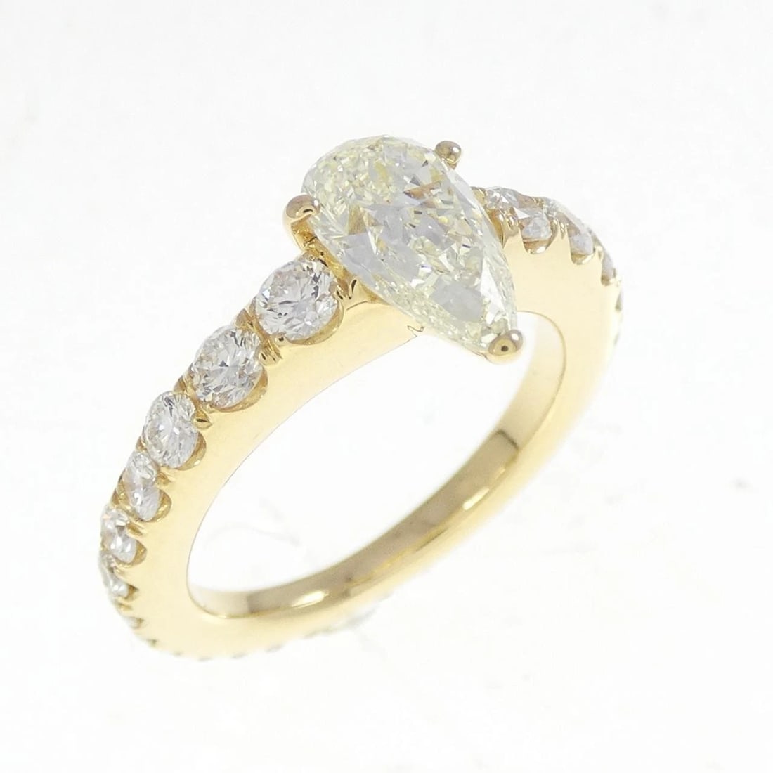 K18YG DIAMOND RING: K18YG Diamond Ring Brand: Unbranded Type/Style: Diamond Ring Material: 18K Yellow Gold, Main Stone/Creation Natural Color: Yellow Gold Size: US 4 1/2 Accessories: None Accessories Notice: