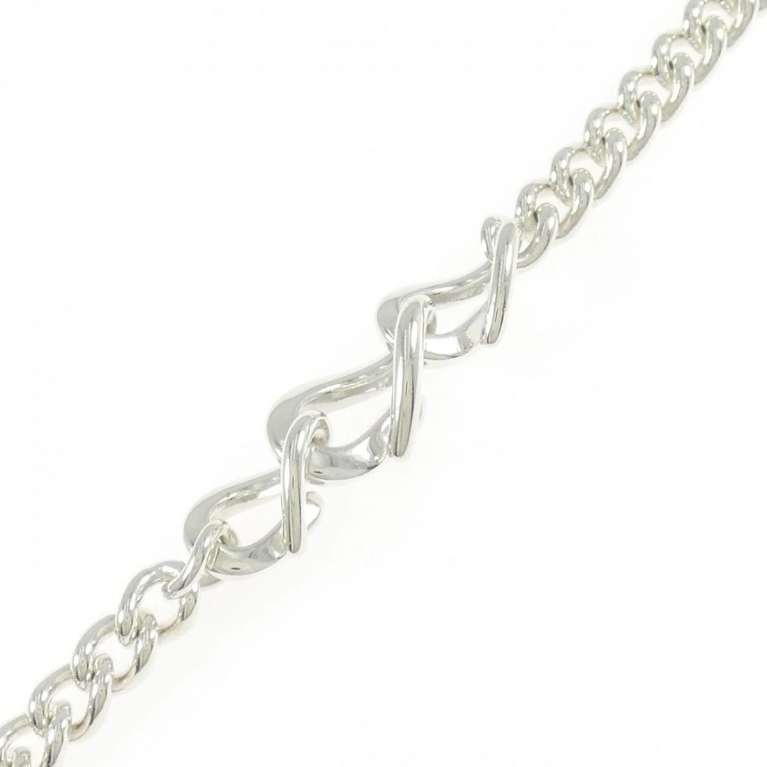 TIFFANY & CO. FORGED LINK BRACELET: TIFFANY & Co. Forged Link Bracelet Brand: TIFFANY&Co. Type/Style: bracelet Material: 925Silver, Color: Silver Size: 18cmActual Size Max width approx.: 10.0mm Accessories: None Accessories
