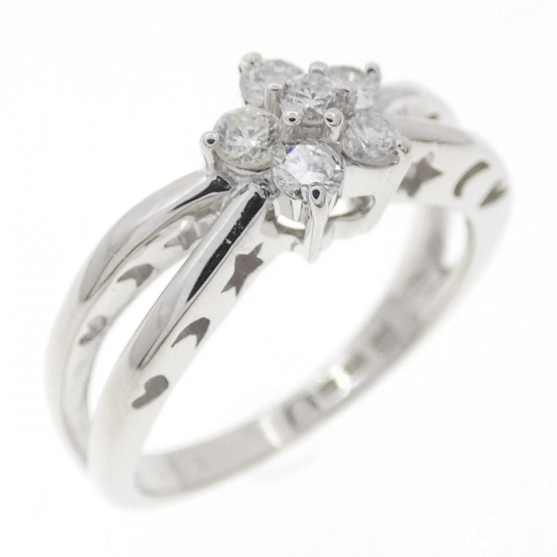 PONTE VECCHIO FLOWER DIAMOND RING: Ponte Vecchio Flower Diamond Ring Brand: Ponte Vecchio Type/Style: Ring Material: K18 white gold, Main Stone/Creation Natural Color: White Gold Size: US 5 1/2 Accessories: None Accessories Notice: