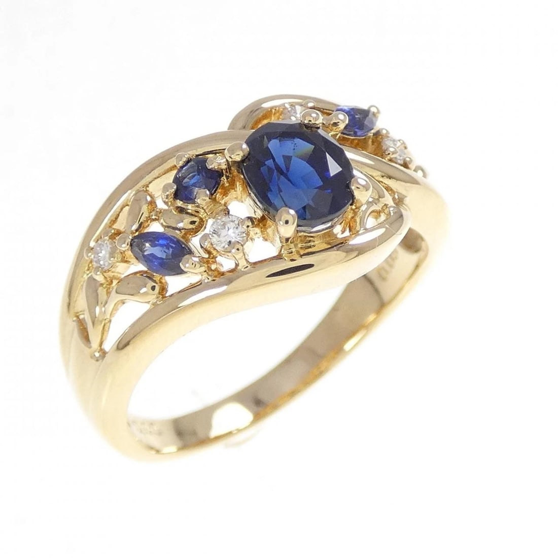 TASAKI SAPPHIRE RING: TASAKI Sapphire Ring Brand: TASAKI Type/Style: Ring Material: K18 yellow gold, Main Stone/Creation SapphireSecondary Stone Natural Color: Yellow Gold Size: US 7 1/4 Accessories: None Accessories