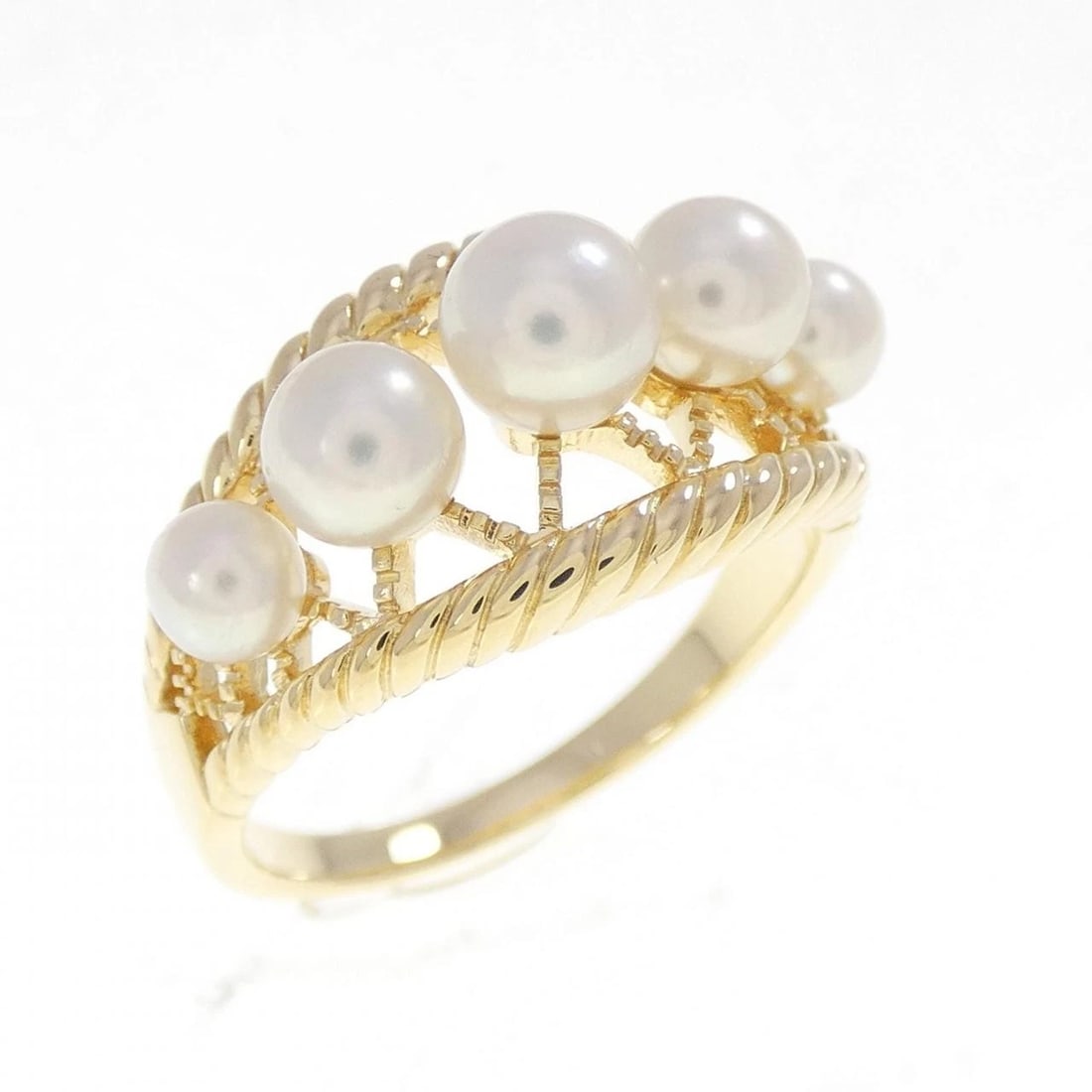 MIKIMOTO AKOYA PEARL RING: Mikimoto Akoya Pearl Ring Brand: MIKIMOTO Type/Style: Ring Material: K18 yellow gold, Main Stone/Creation Akoya Pearl Color: yellow gold Size: US 6 1/2 Accessories: None Accessories Notice: When