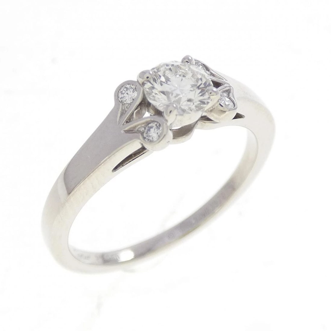 CARTIER BALLERINA RING: Cartier Ballerina Ring Brand: CARTIER Type/Style: Ring Material: Platinum950, Color: White Size: US 5 3/4 Accessories: None Accessories Notice: When purchasing pre-owned goods, please refer to the