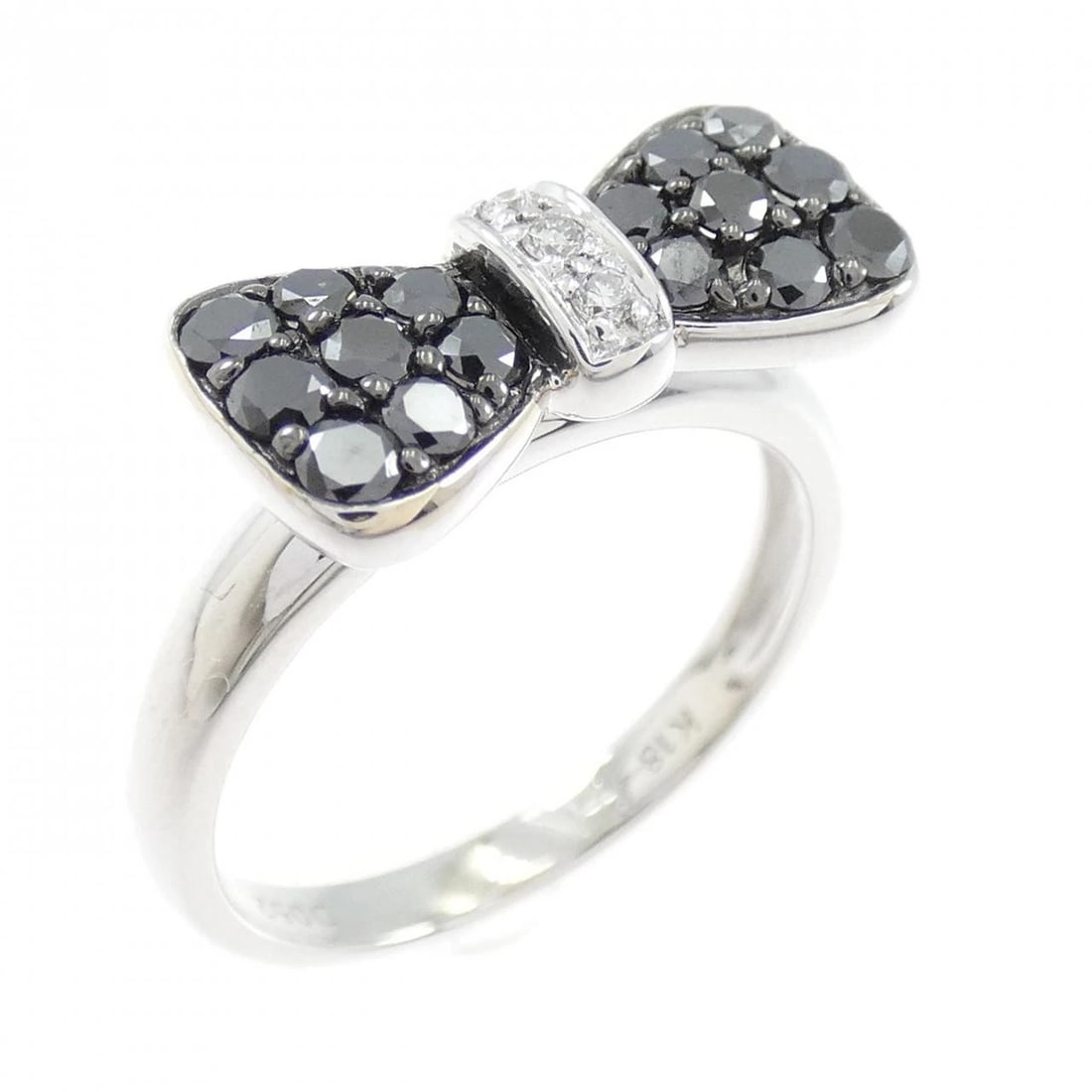 PONTE VECCHIO RIBBON DIAMOND RING: Ponte Vecchio Ribbon Diamond Ring Brand: Ponte Vecchio Type/Style: Ring Material: 18K white gold/18K black gold, Color: White Gold black gold Size: US 5 Accessories: None Accessories Notice: When
