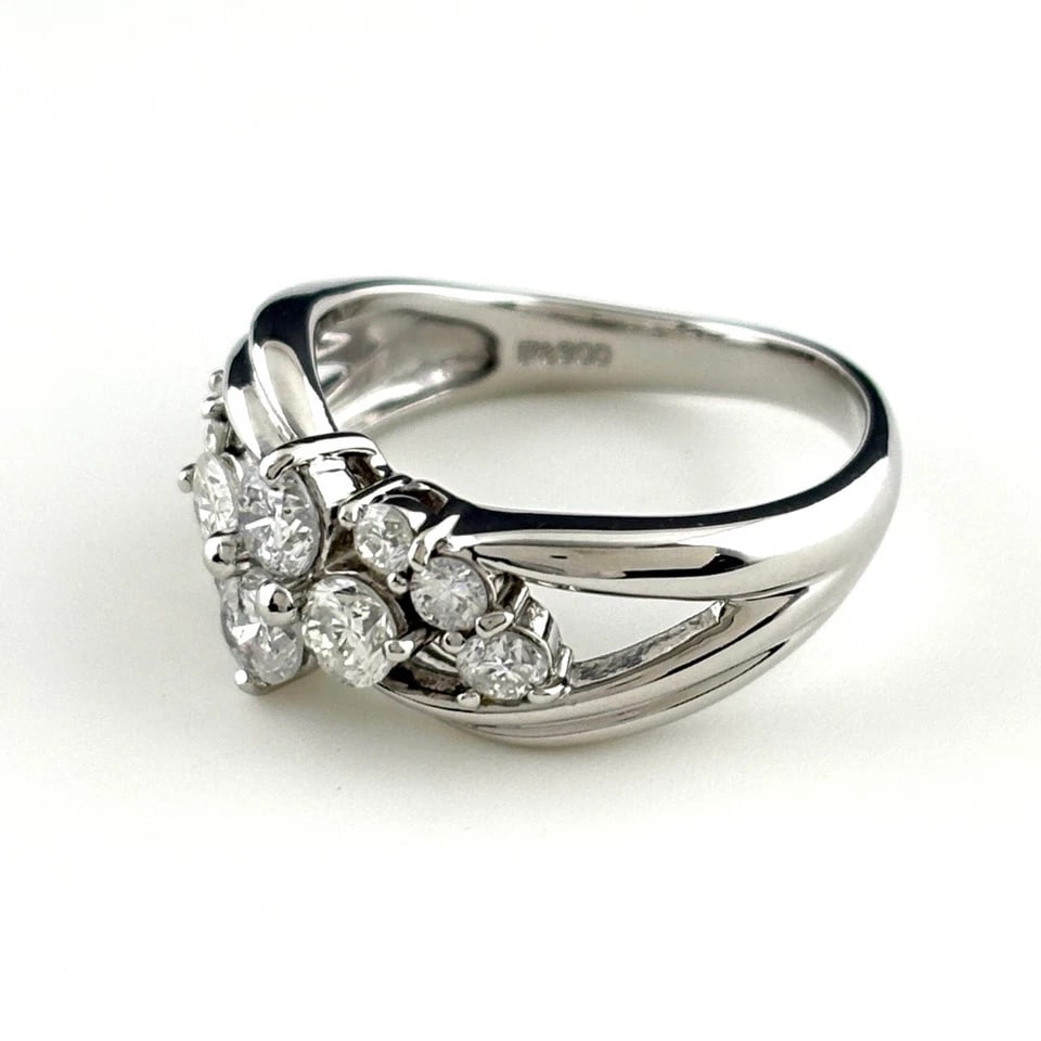 MELEE DIAMOND DESIGN PLATINUM RING: melee diamond design Platinum Ring Brand: Unbranded Type/Style: Ring Material: Pt900, Main Stone/Creation Natural Color: None Size: US 6 Accessories: None Accessories Notice: When purchasing