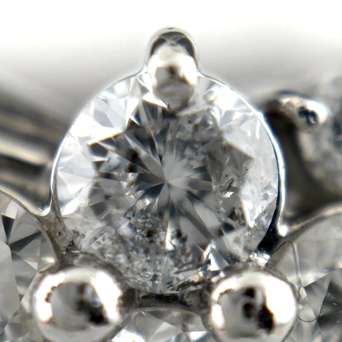 MELEE DIAMOND DESIGN PLATINUM RING - 2