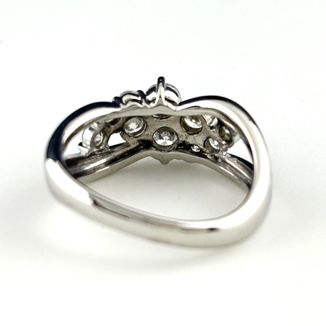 MELEE DIAMOND DESIGN PLATINUM RING - 4