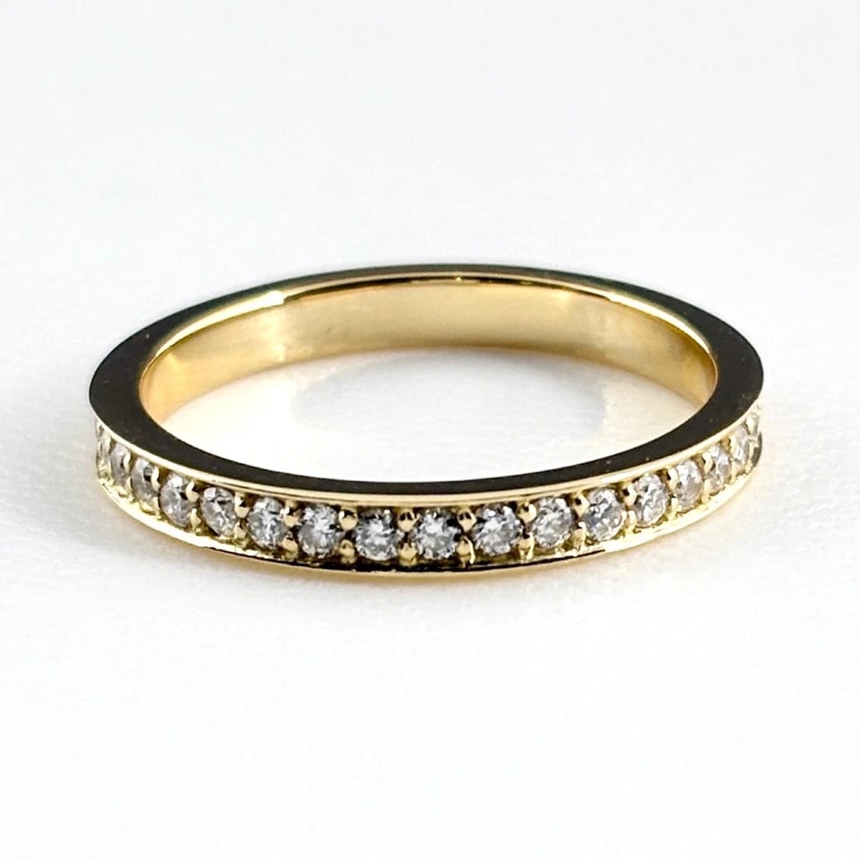 MELEE DIAMOND DESIGN YG YELLOWGOLD RING: melee diamond design YG YellowGold Ring Brand: Unbranded Type/Style: Ring Material: 18K, Main Stone/Creation Natural Color: YellowGold Size: US 7 to 7.5 Accessories: None Accessories Notic