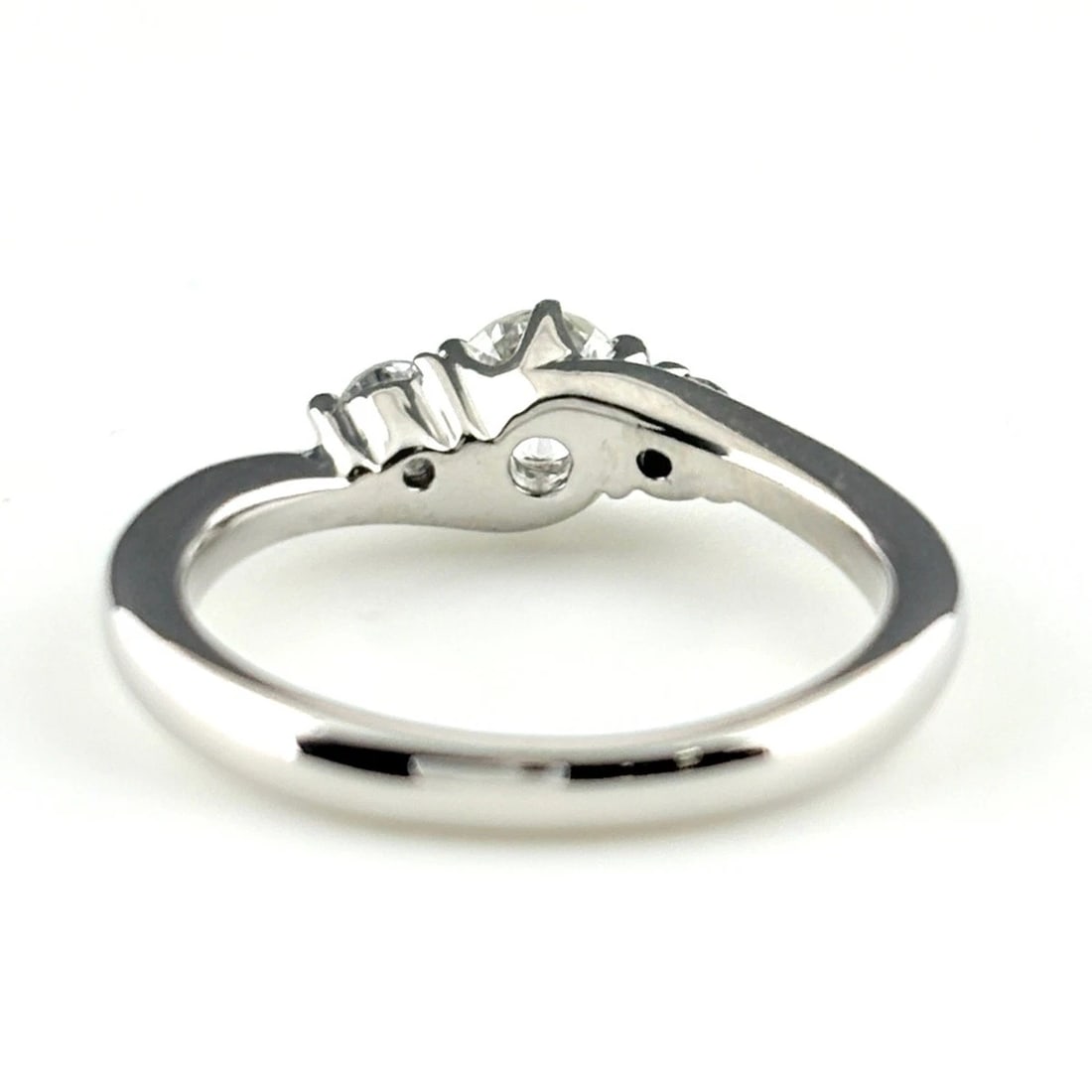 DIAMOND DESIGN PLATINUM MELEE RING - 4