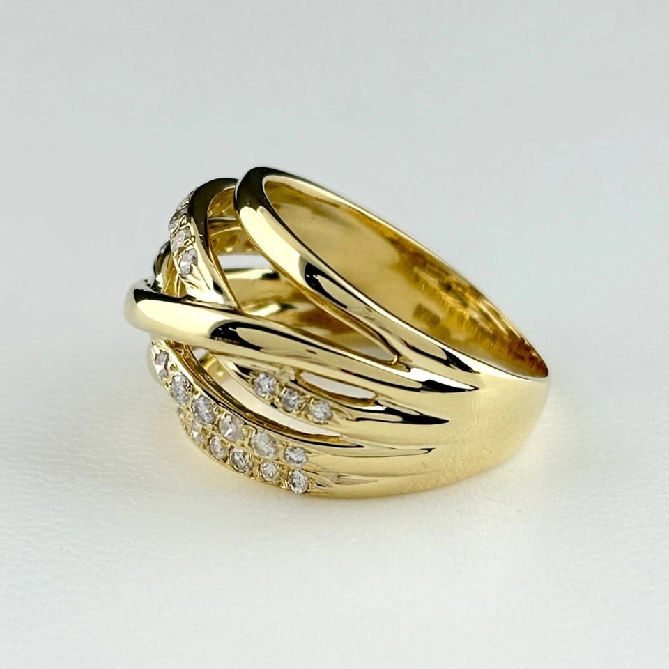 MELEE DIAMOND DESIGN YELLOWGOLD RING: melee diamond design YellowGold Ring Brand: Unbranded Type/Style: Ring Material: 18KYellowGold, Main Stone/Creation Natural Color: YellowGold Size: US 7 to 7.5 Accessories: None Accessorie