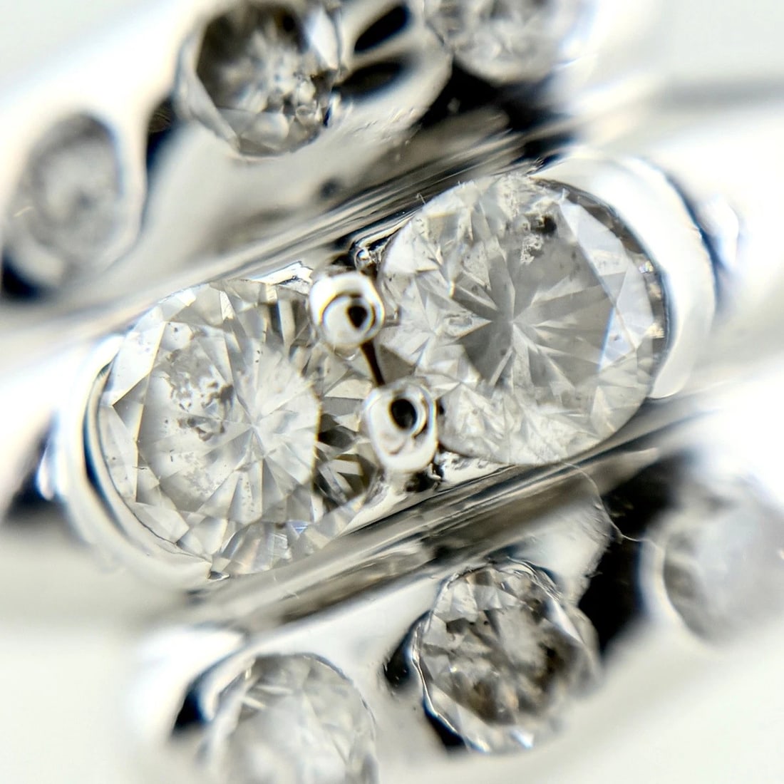 MELEE DIAMOND DESIGN PLATINUM RING - 2