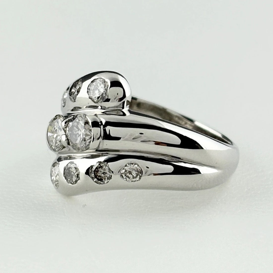 MELEE DIAMOND DESIGN PLATINUM RING - 3