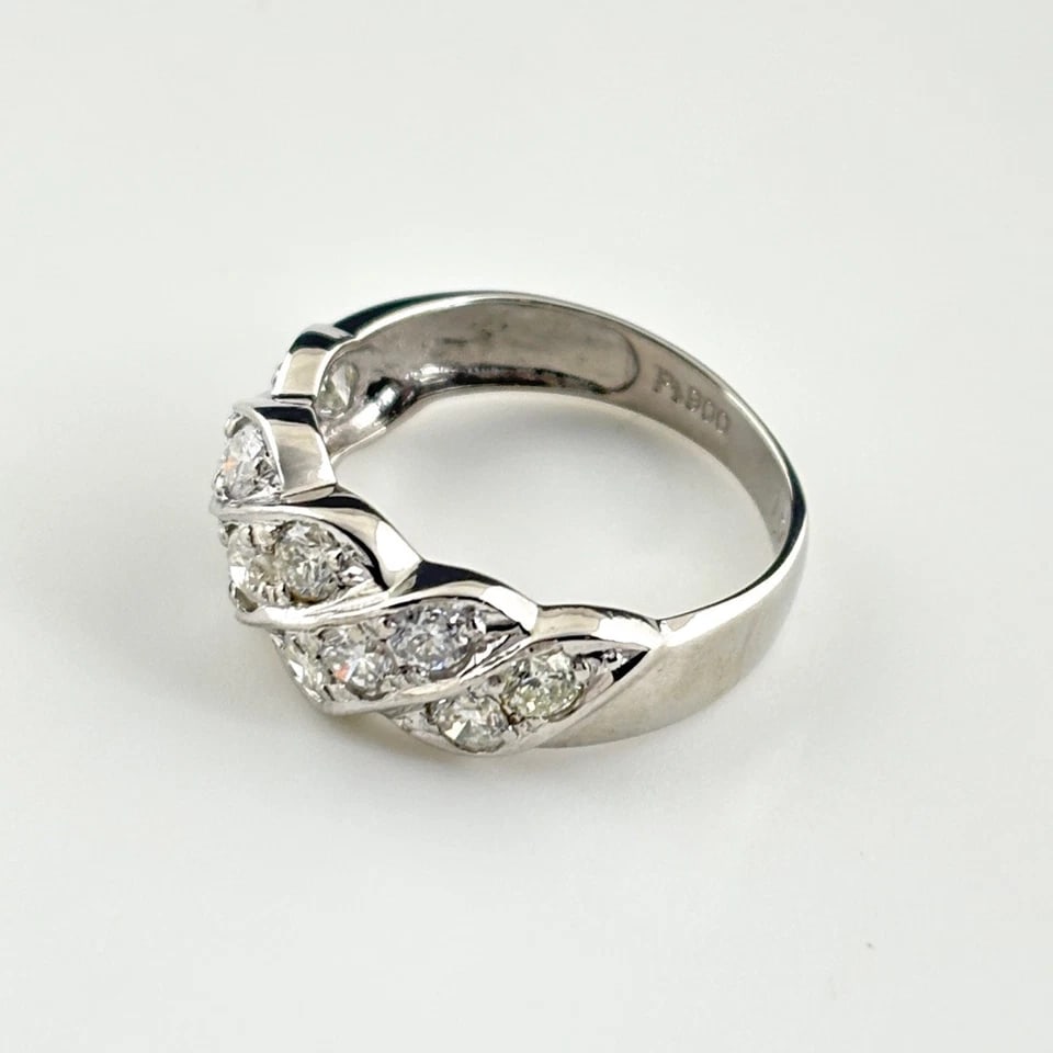 MELEE DIAMOND DESIGN PLATINUM RING: melee diamond design Platinum Ring Brand: Unbranded Type/Style: Ring Material: Pt900, Main Stone/Creation Natural Color: None Size: US 6 Accessories: None Accessories Notice: When purchasing