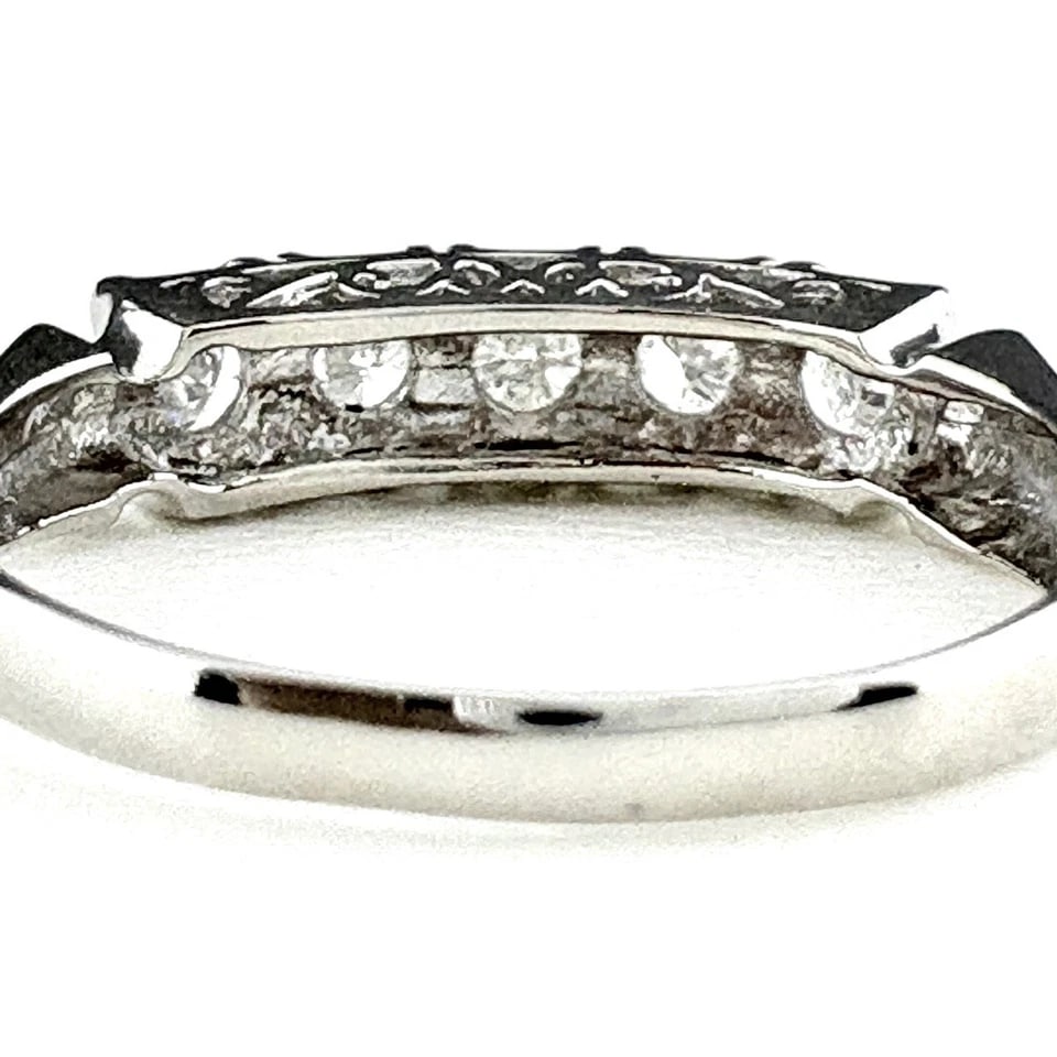 MELEE DIAMOND DESIGN PLATINUM RING - 2
