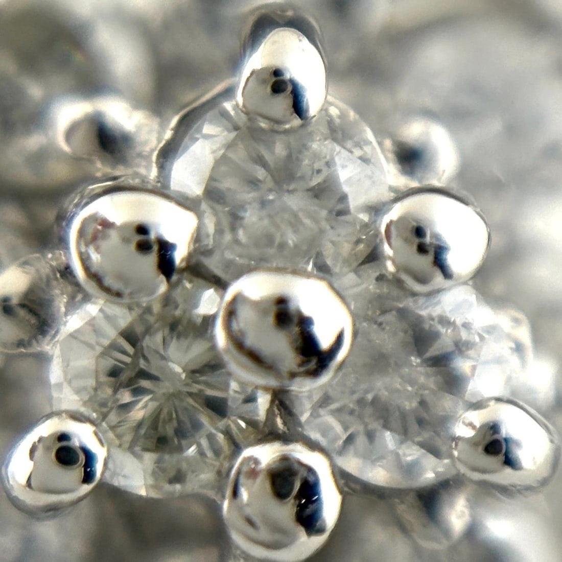 MELEE DIAMOND DESIGN PLATINUM RING - 2