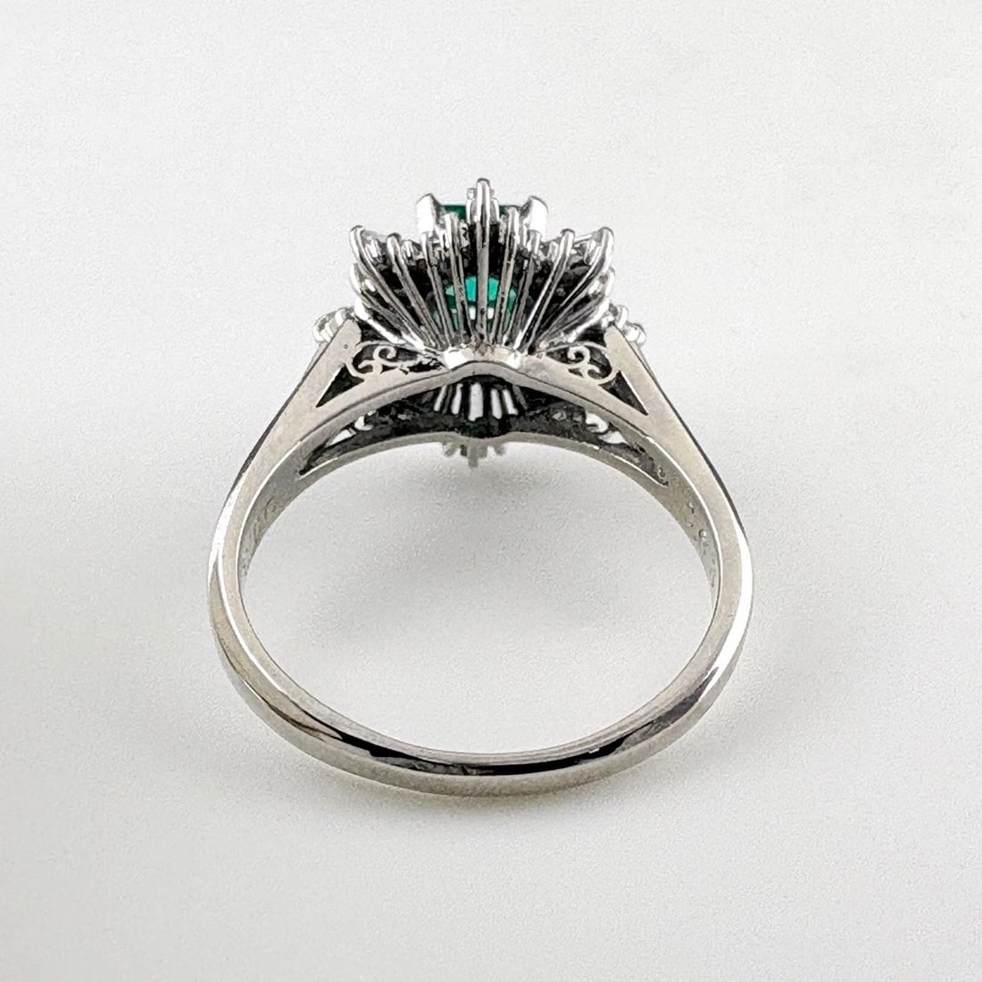EMERALD DESIGN PLATINUM MELEE DIAMOND RING - 4