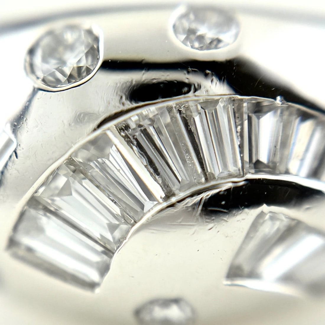 MELEE DIAMOND DESIGN PLATINUM RING - 2