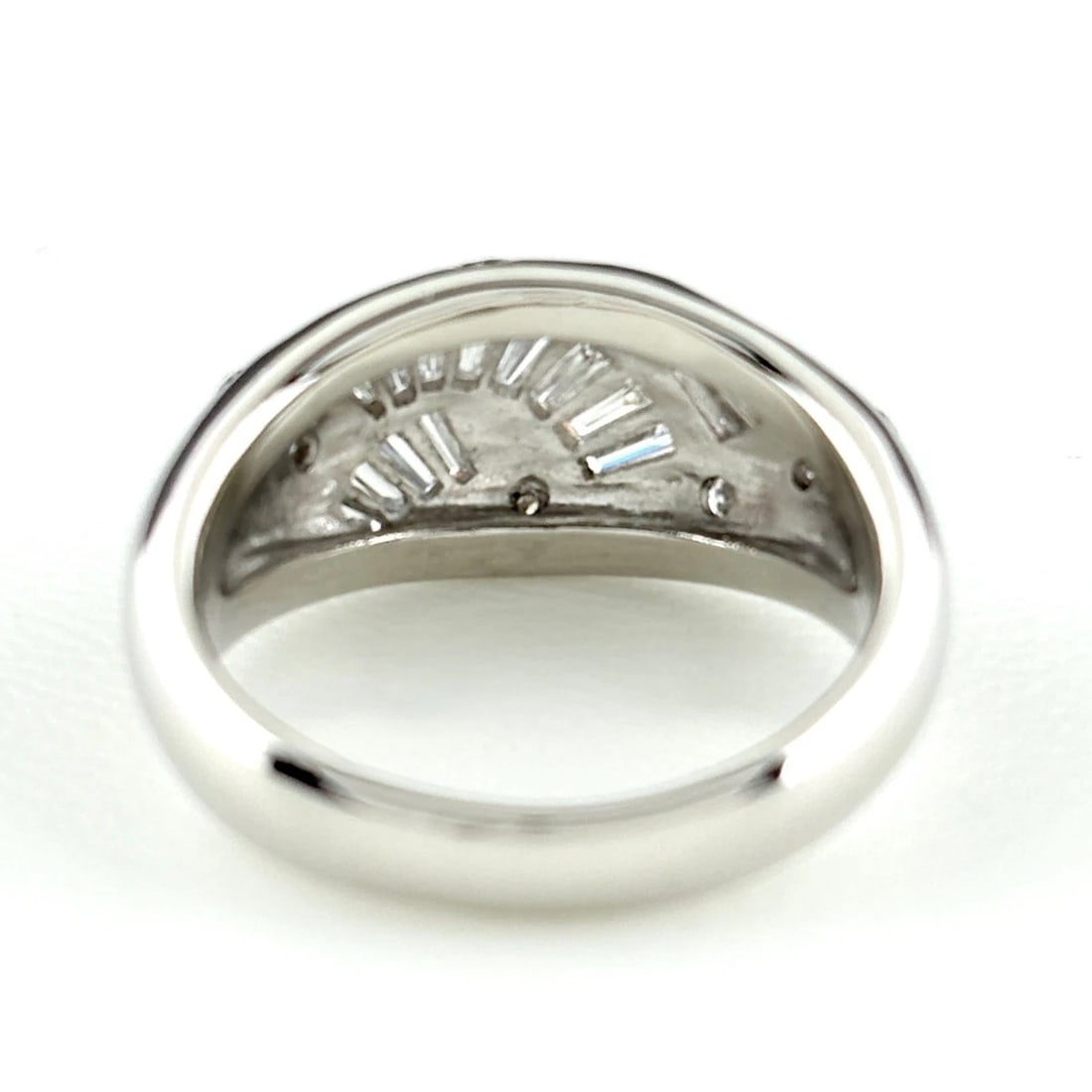 MELEE DIAMOND DESIGN PLATINUM RING - 4