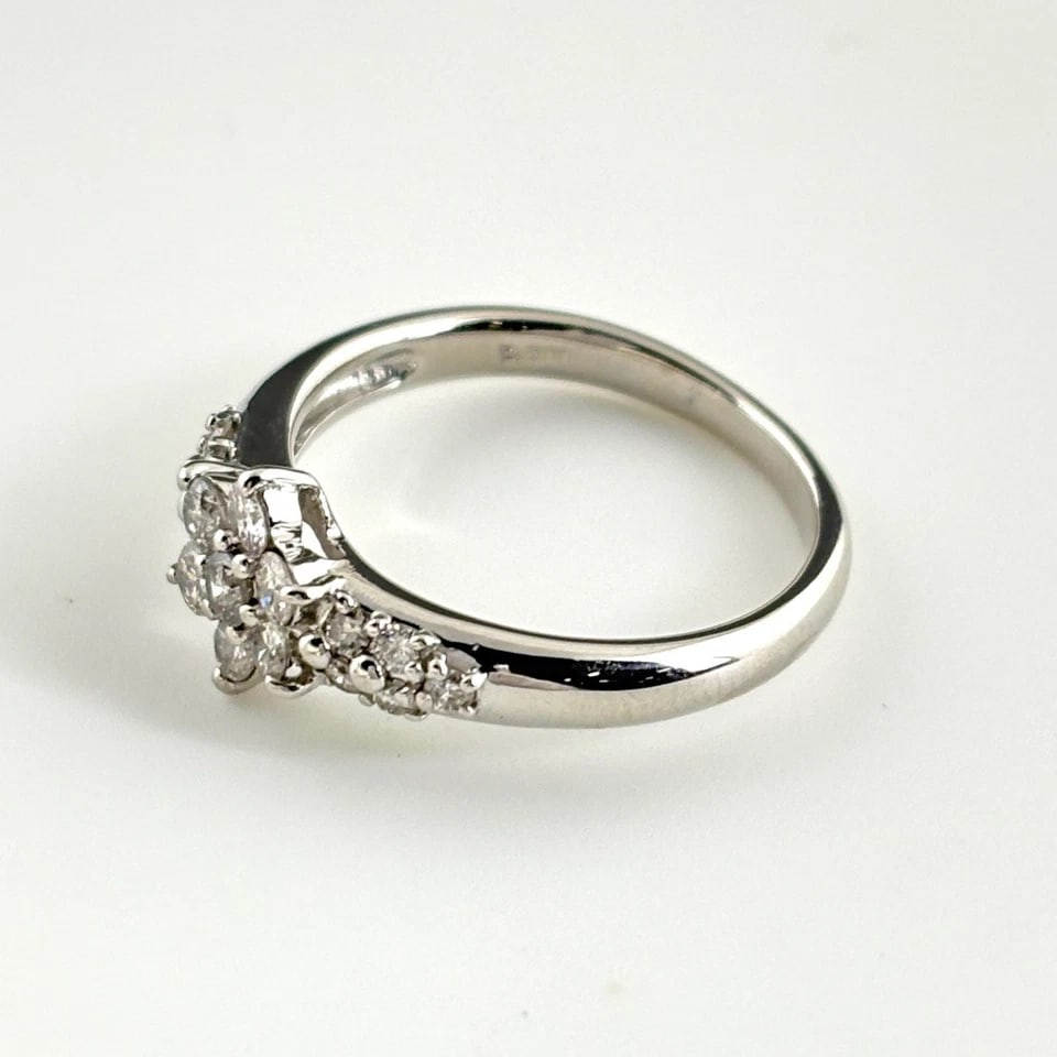 MELEE DIAMOND DESIGN PLATINUM RING: melee diamond design Platinum Ring Brand: Unbranded Type/Style: Ring Material: Platinum900, Main Stone/Creation Natural Color: None Size: US 6 Accessories: None Accessories Notice: When purchasing