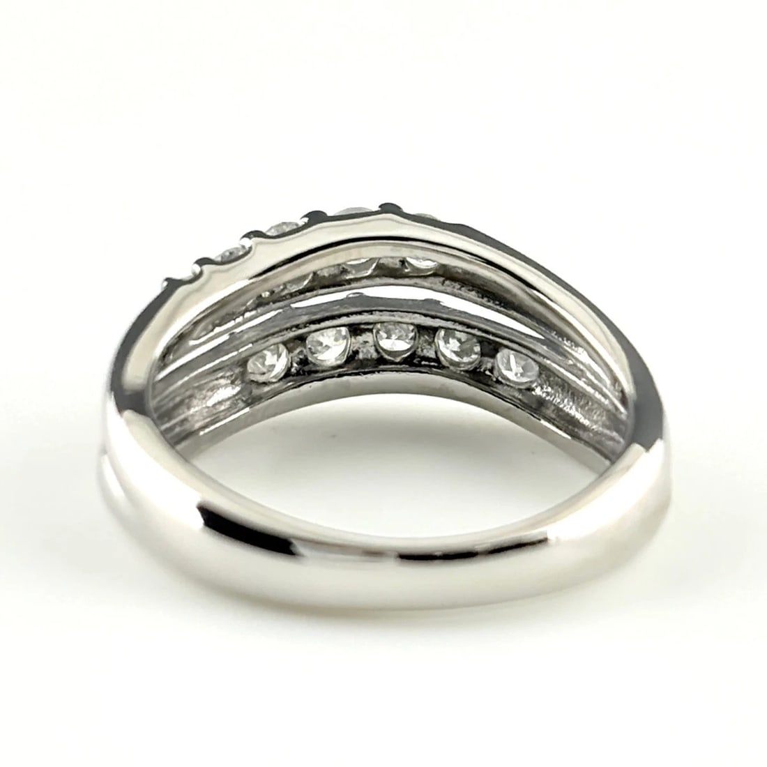 MELEE DIAMOND DESIGN PLATINUM RING - 4