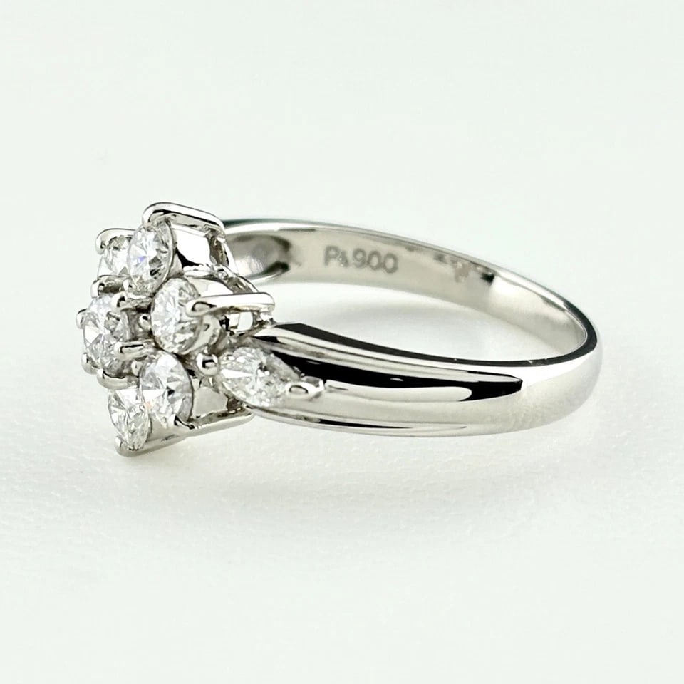 MELEE DIAMOND DESIGN PLATINUM RING: melee diamond design Platinum Ring Brand: Unbranded Type/Style: Ring Material: Pt900, Main Stone/Creation Natural Color: None Size: US 6 Accessories: None Accessories Notice: When purchasing
