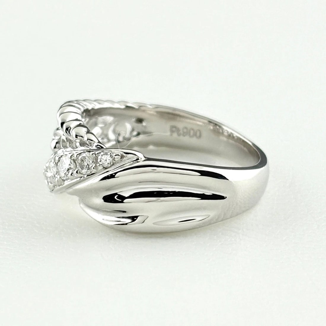 MELEE DIAMOND DESIGN PLATINUM RING - 3