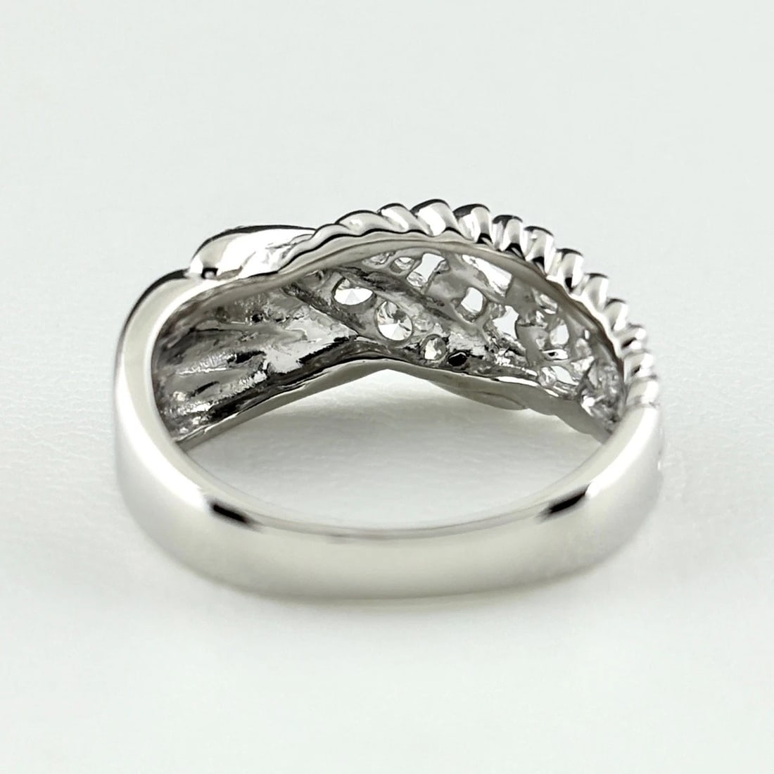 MELEE DIAMOND DESIGN PLATINUM RING - 5
