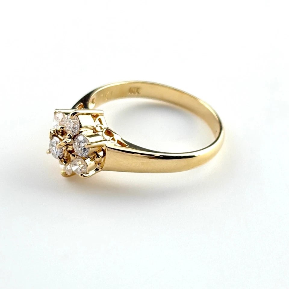 MELEE DIAMOND DESIGN YG YELLOWGOLD RING: melee diamond design YG YellowGold Ring Brand: Unbranded Type/Style: Ring Material: 18K, Main Stone/Creation Natural Color: YellowGold Size: US 5.5 to 6 Accessories: None Accessories Notice: When