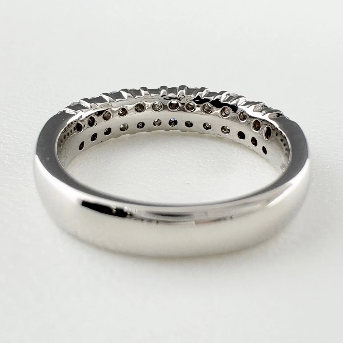 MELEE DIAMOND DESIGN PLATINUM RING - 4